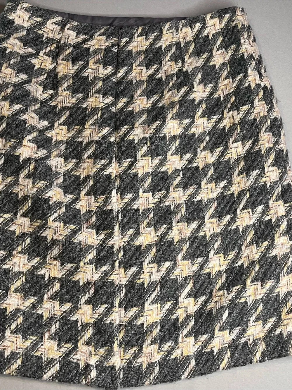 Jaclyn Smith Black and Cream Houndstooth Pencil Skirt